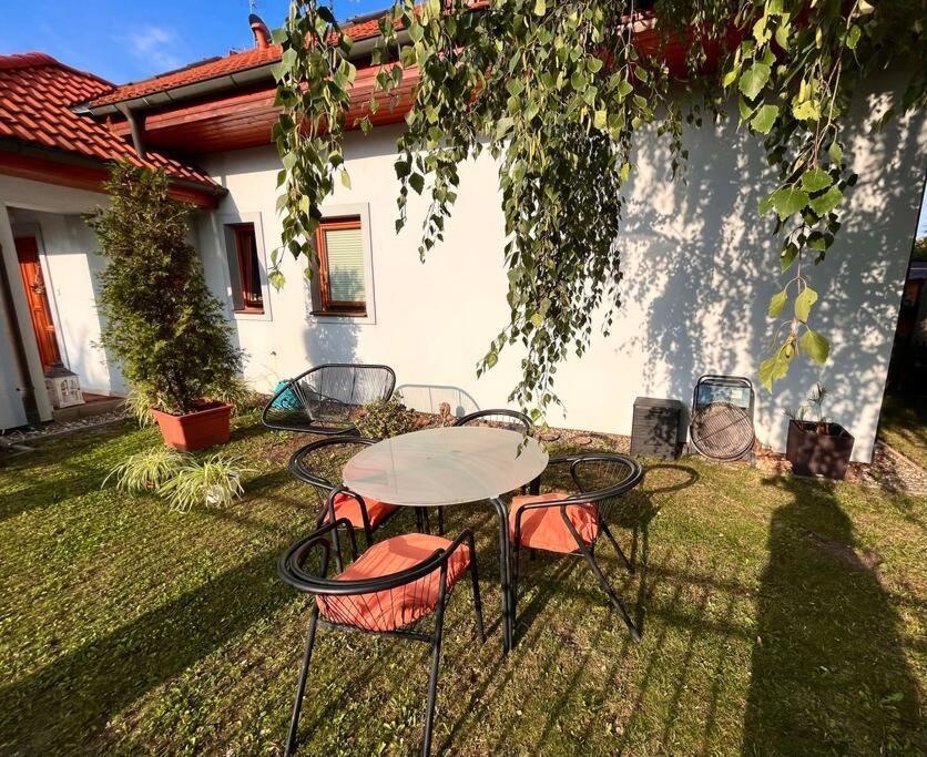 Apartman Se Zahradou 20 Minut Do Centra Prahy Ořech Esterno foto