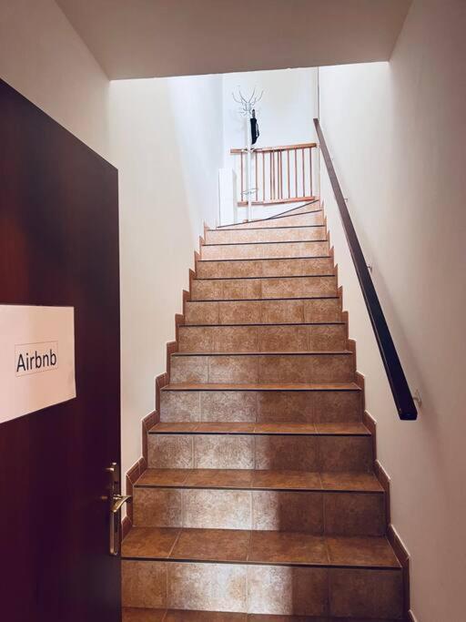 Apartman Se Zahradou 20 Minut Do Centra Prahy Ořech Esterno foto