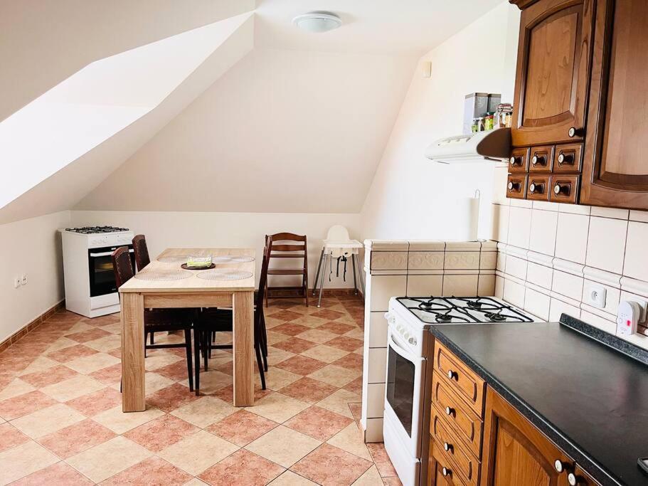 Apartman Se Zahradou 20 Minut Do Centra Prahy Ořech Esterno foto
