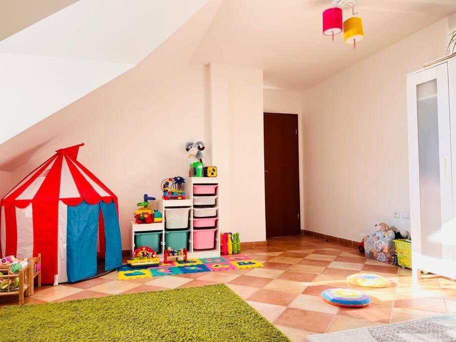 Apartman Se Zahradou 20 Minut Do Centra Prahy Ořech Esterno foto