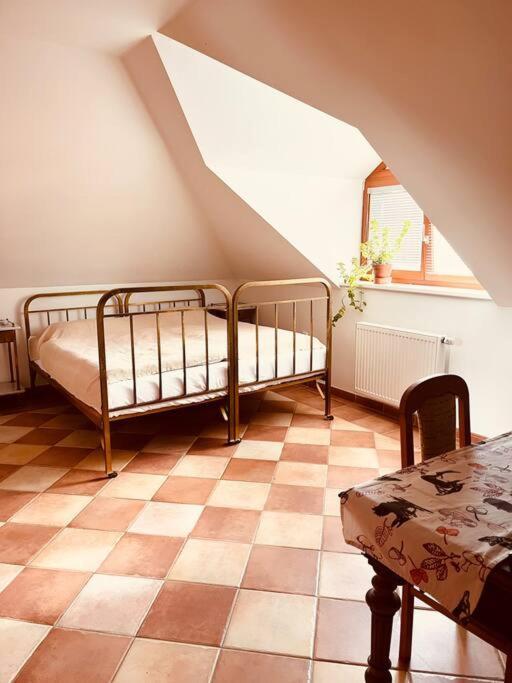 Apartman Se Zahradou 20 Minut Do Centra Prahy Ořech Esterno foto