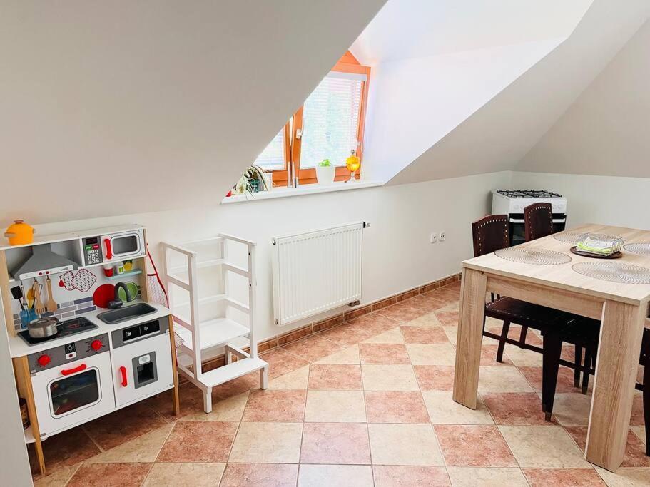 Apartman Se Zahradou 20 Minut Do Centra Prahy Ořech Esterno foto