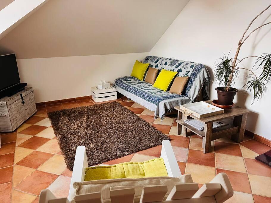 Apartman Se Zahradou 20 Minut Do Centra Prahy Ořech Esterno foto