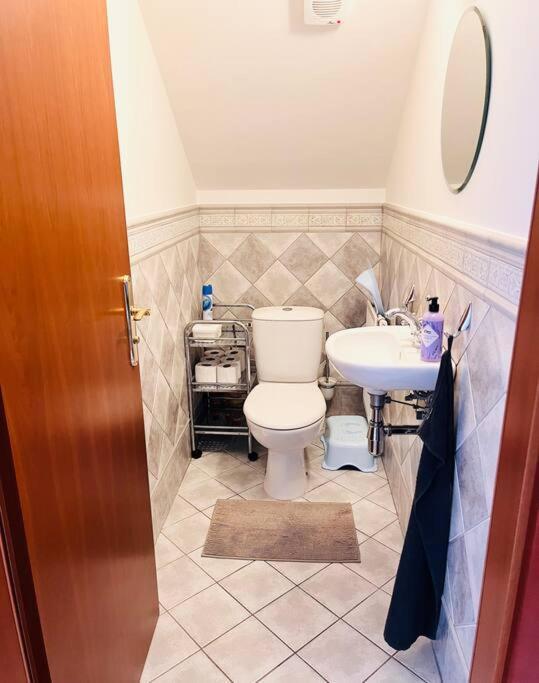 Apartman Se Zahradou 20 Minut Do Centra Prahy Ořech Esterno foto