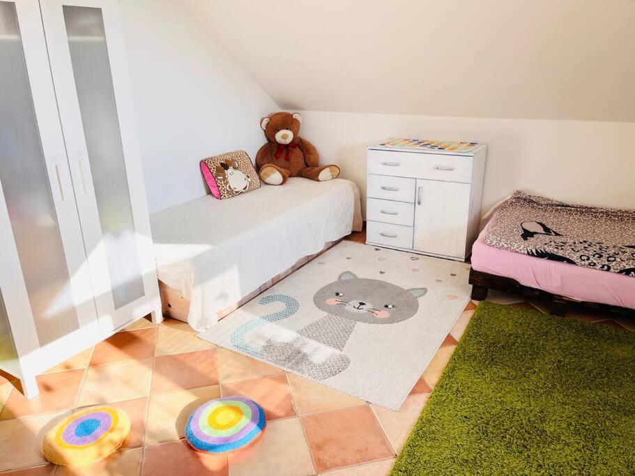 Apartman Se Zahradou 20 Minut Do Centra Prahy Ořech Esterno foto