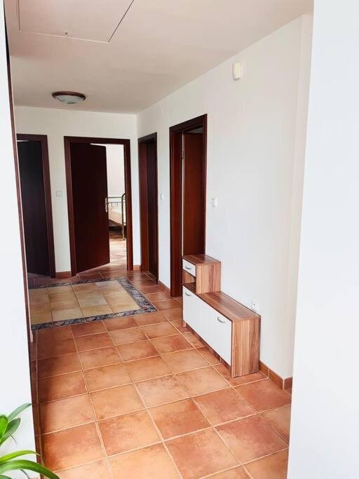Apartman Se Zahradou 20 Minut Do Centra Prahy Ořech Esterno foto